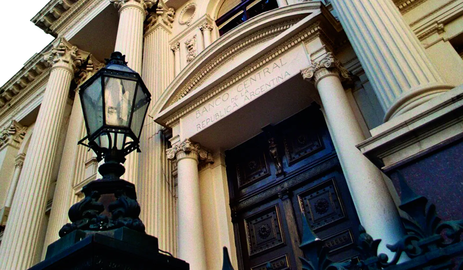 Acceso al Banco Central de la República Argentina, en Buenos Aires