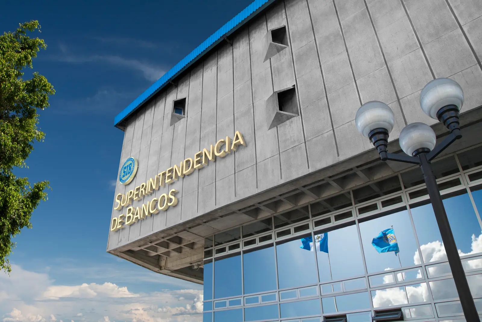 Facade of Guatemala's Superintendency of Banks