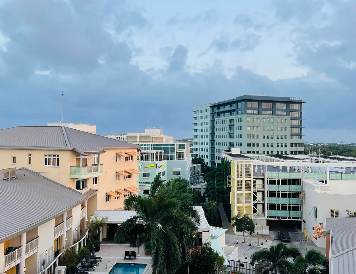 Edificios de oficinas de Camana Bay, en Gran Caimán