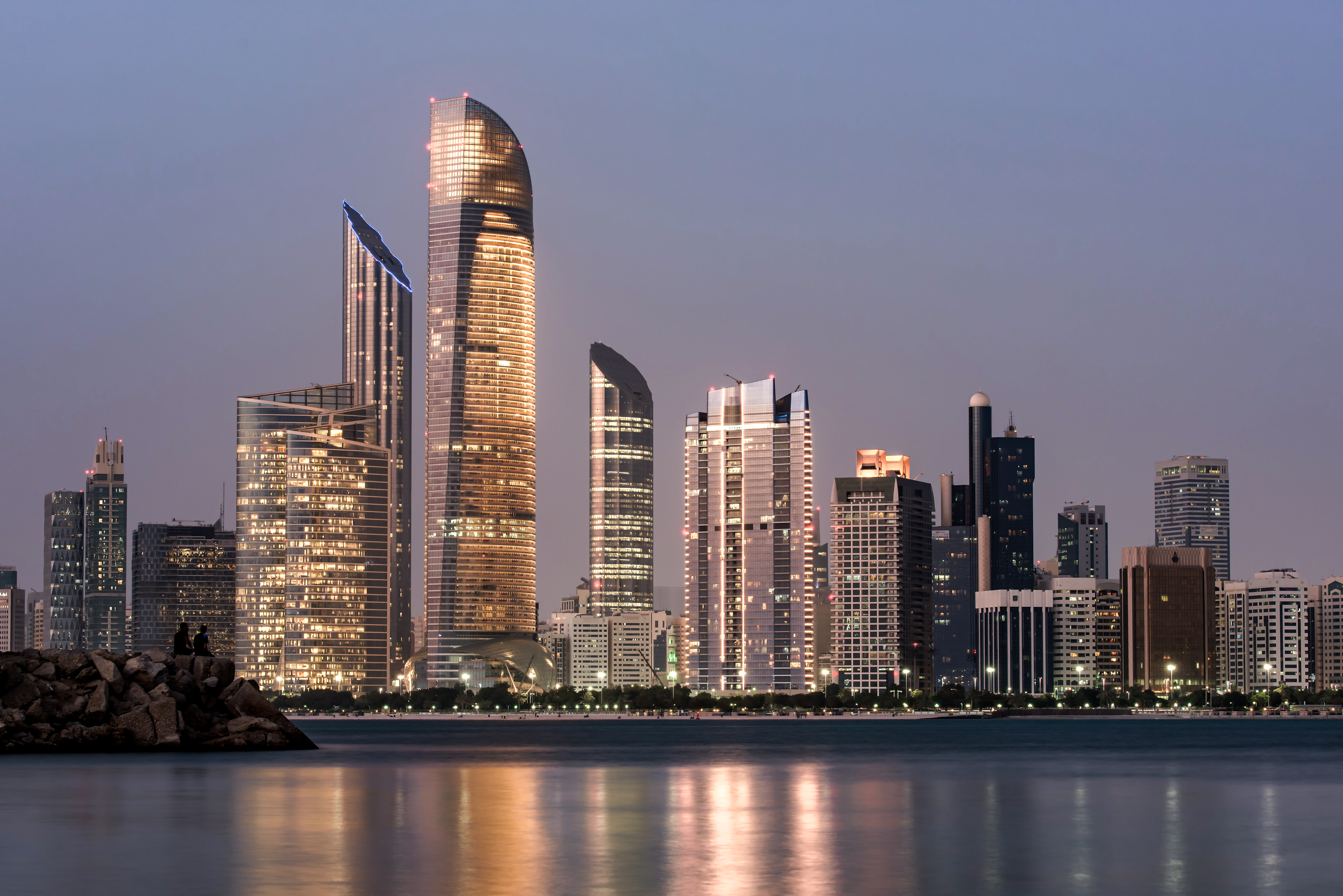 Regulación blockchain en Abu Dabi: Guía esencial 2025 1 Regulación blockchain en Abu Dabi | Guía esencial 2025
