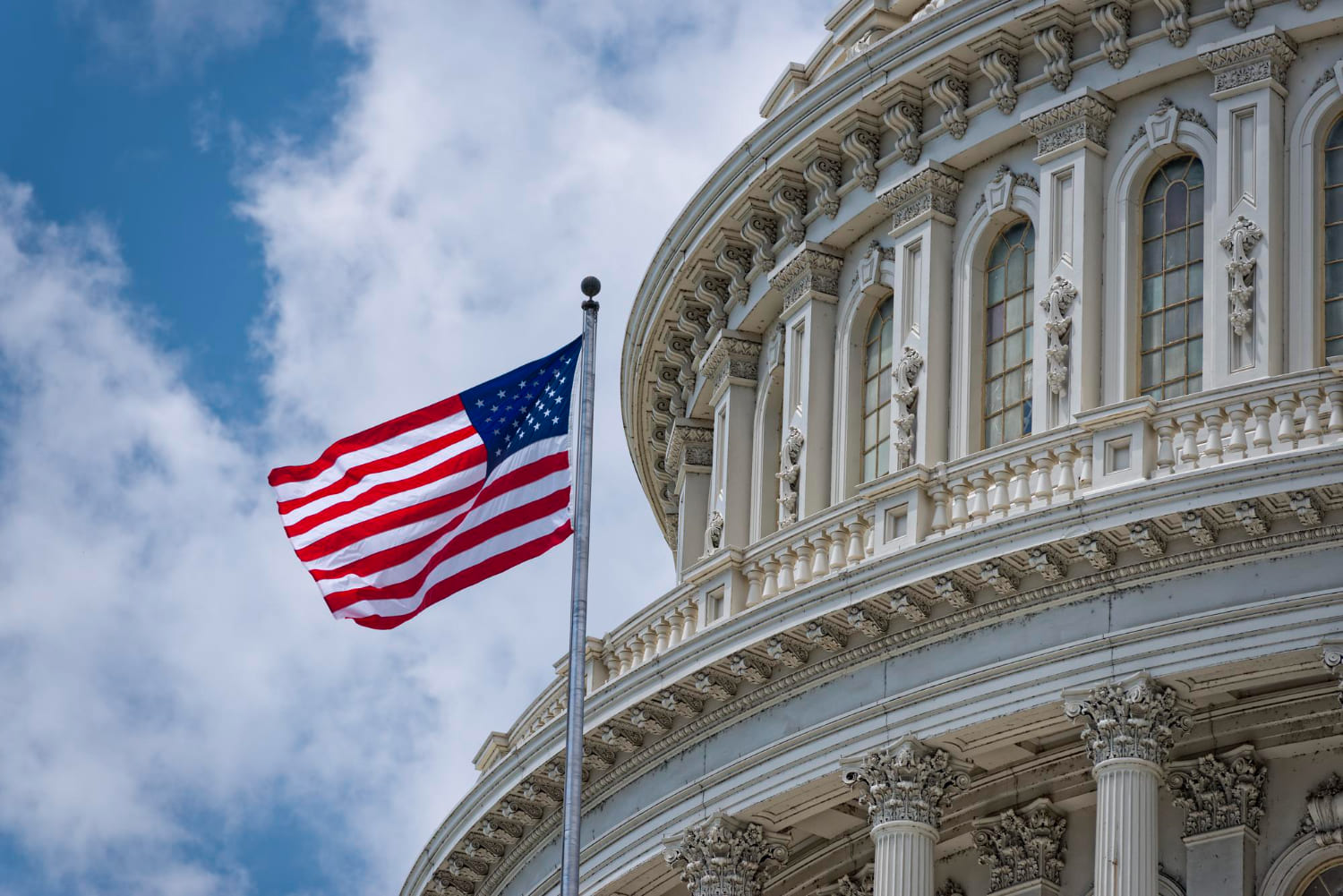 Discover blockchain regulation in the United States (SEC, Clarity Act, Genius Act, CFTF, FinCEN, OCC, Crypto Task Forces, IRS, Securities, Stablecoins).