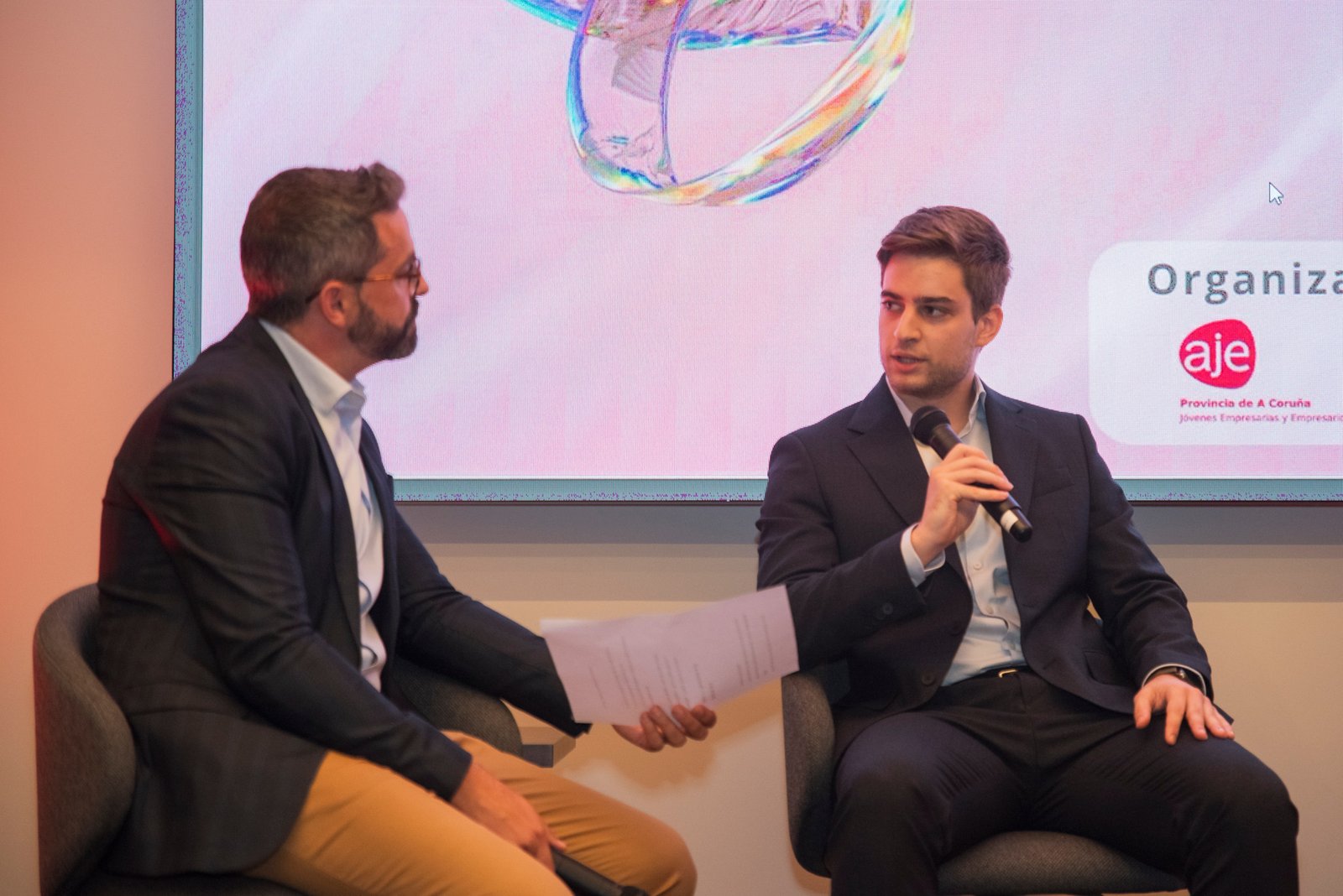 Pablo Gómez CEO Metlabs explicando el uso de la tecnología Blockchain Pablo Gómez CEO Metlabs explicando el uso de la tecnología Blockchain